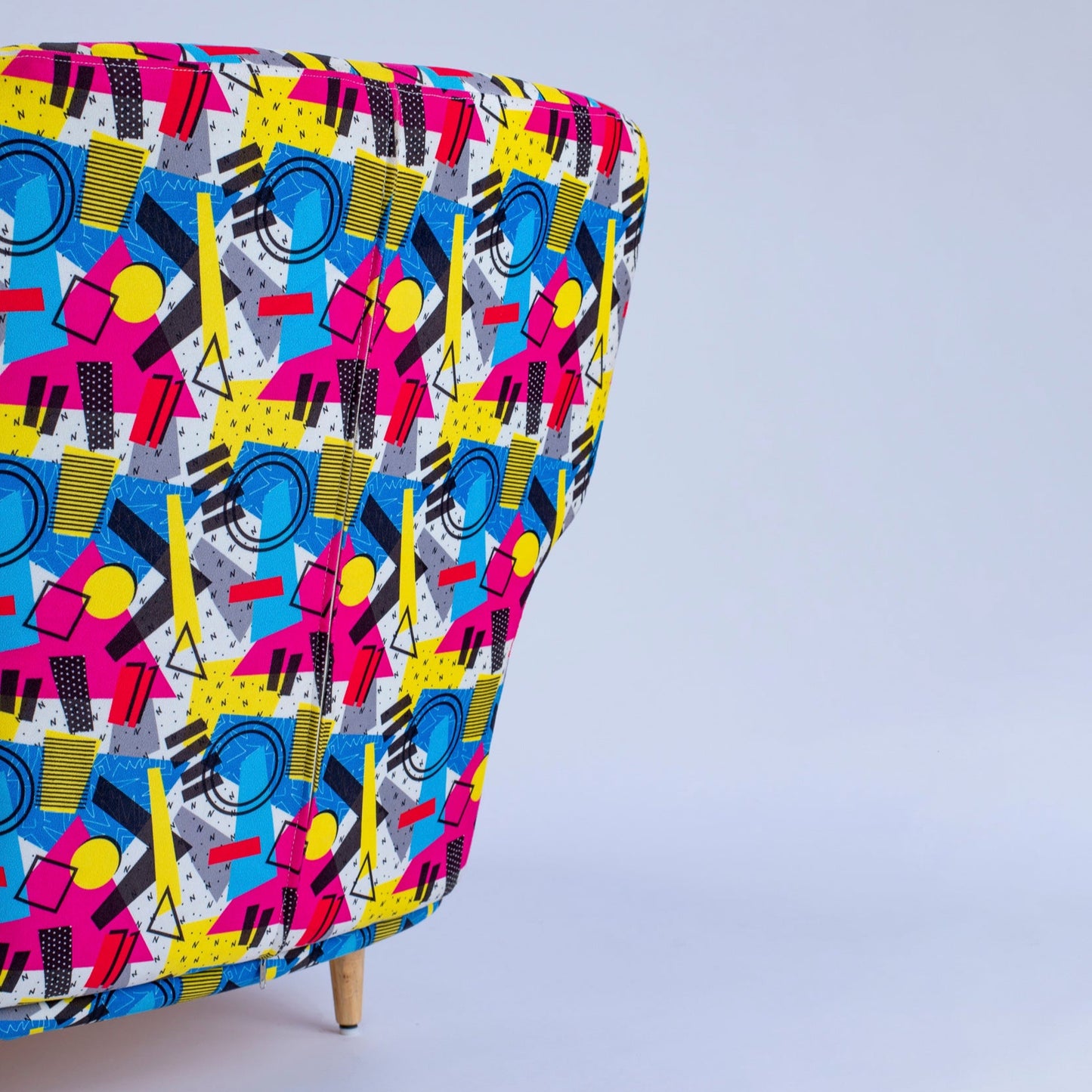 Lykke Lounge – Scandinavian Ease in Playful Blue