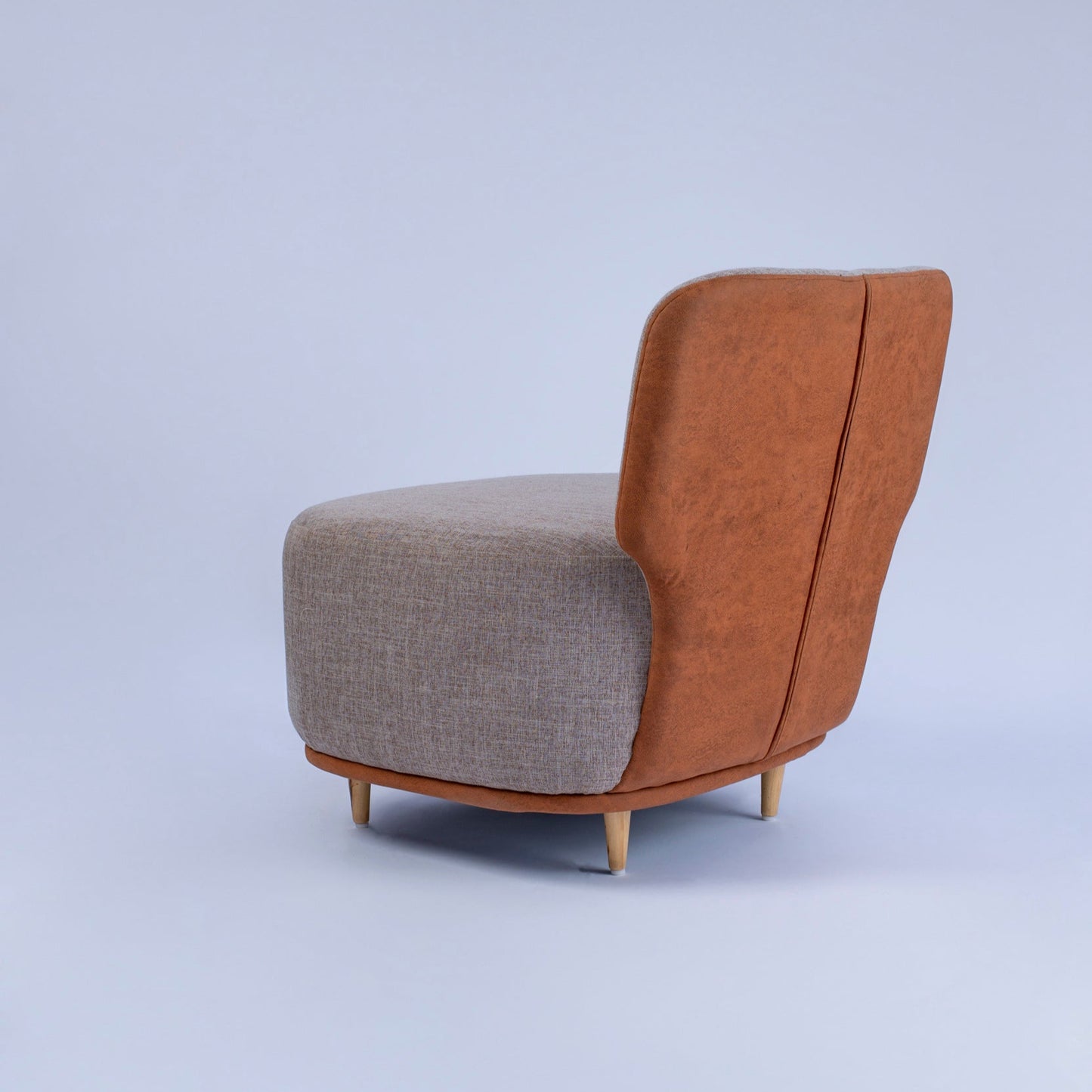 Lykke Lounge – Scandinavian Ease in Duo Tone Fabric and Leather